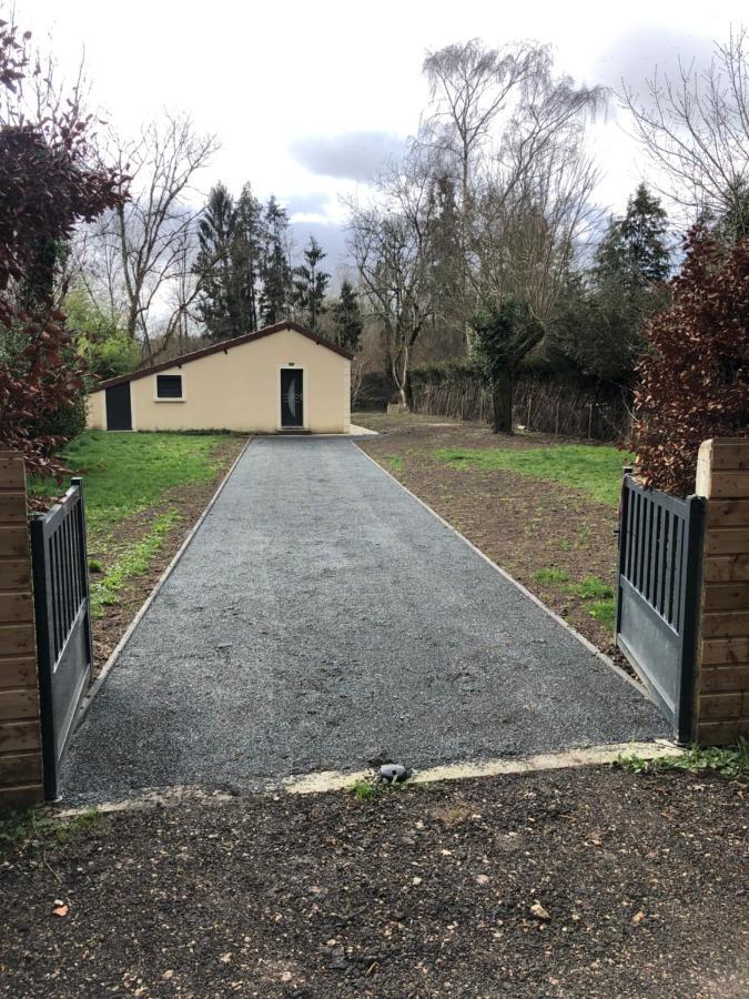 Vila La Ravine Au Bord Du Loing Montigny-sur-Loing Exteriér fotografie